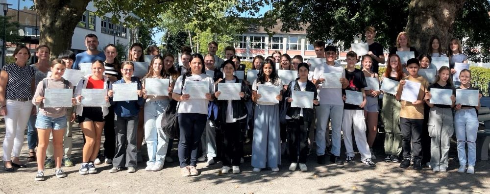 46 Schülerinnen und Schüler unserer Schule erhalten ihre französischen Sprachzertifikate (DELF)